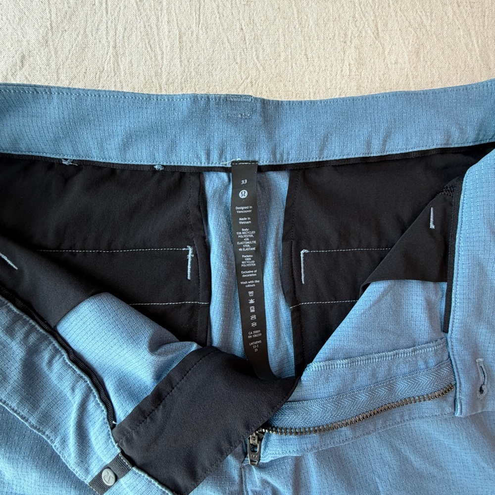 lululemon athletica Men's Slate Blue Flat-Front Shorts size 33 waist - Picture 7 of 7